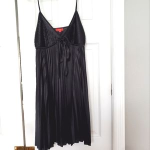 Satin pleated negligee adjustable straps